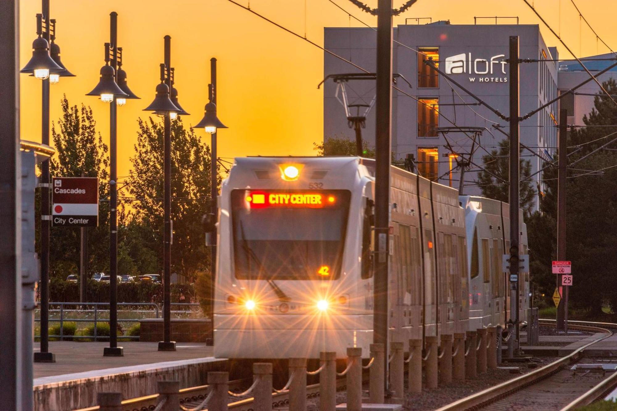 Aloft Portland Airport Hotel At Cascade Station Экстерьер фото
